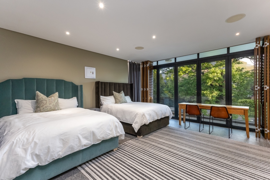 6 Bedroom Property for Sale in Mostertsdrift Western Cape